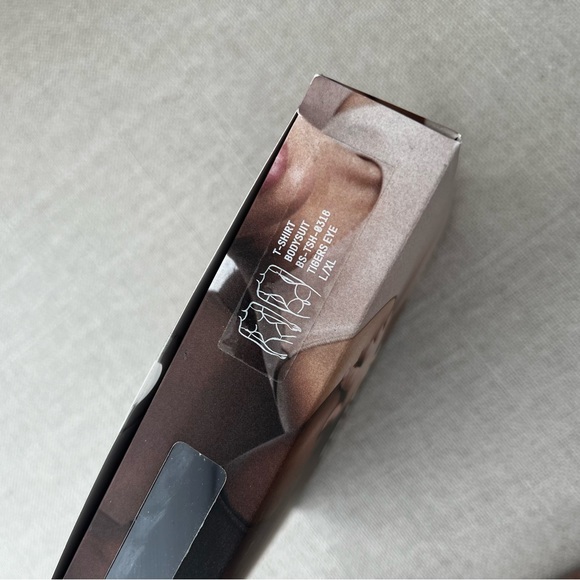 SKIMS Short Sleeve Bodysuit - Picture 5 of 5